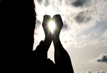 奥德汉姆主场不败，保级希望渐起