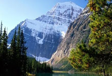 奥德汉姆主场不败，保级希望渐起