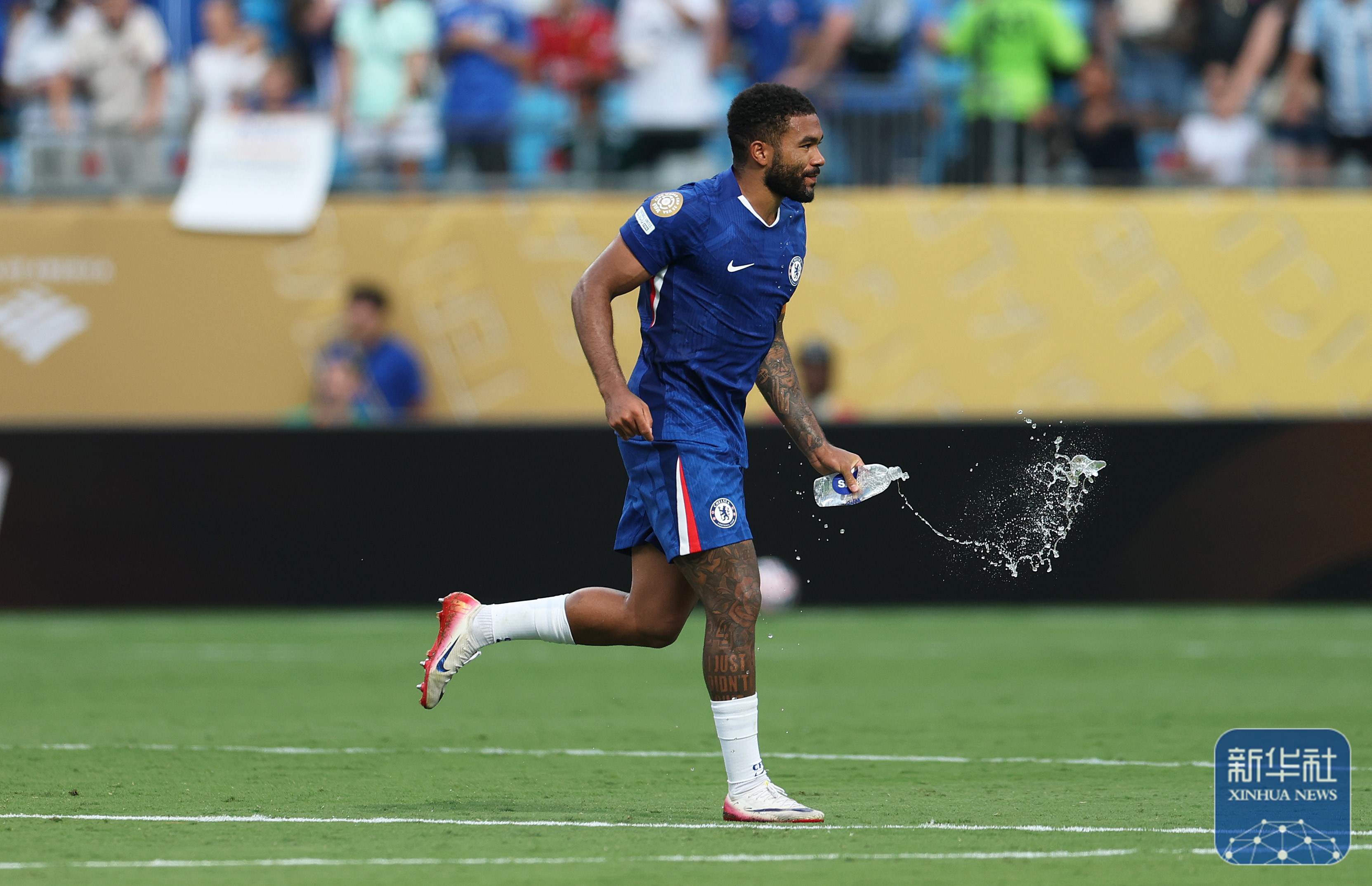 开云体育在线-切尔西杀入淘汰赛，强势晋级
