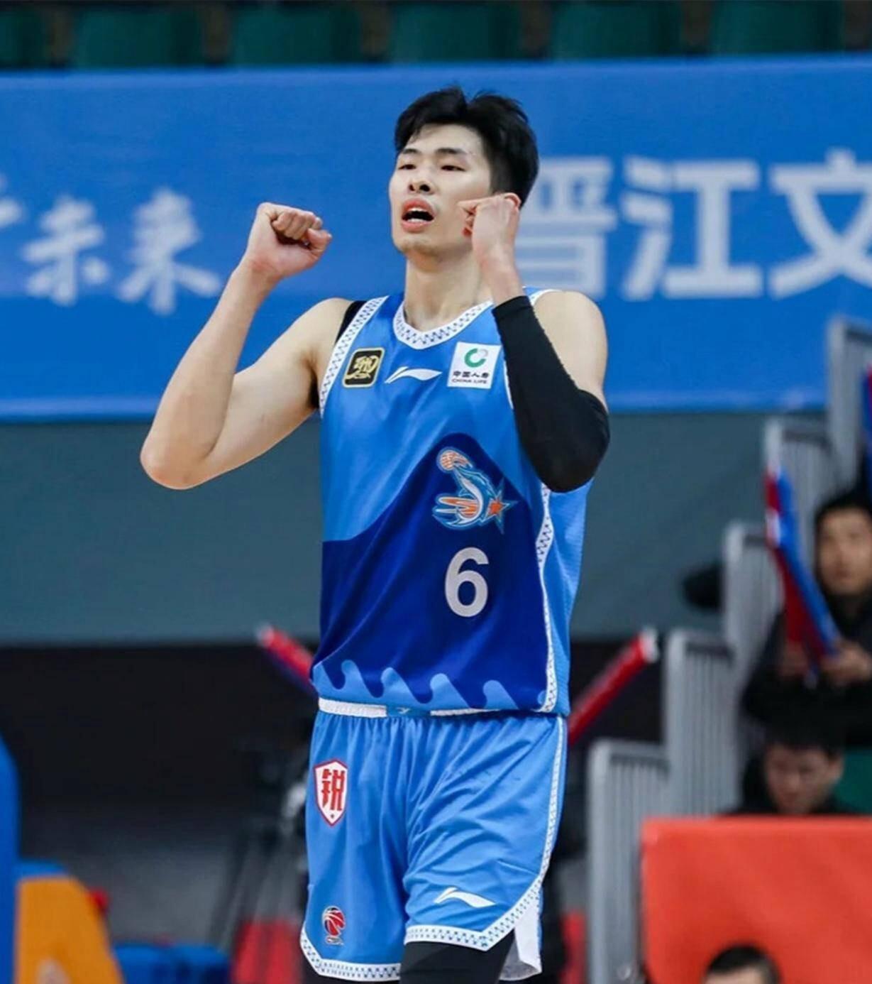 开云体育直播-福建男篮取得惊艳胜利，球员表现出色的简单介绍