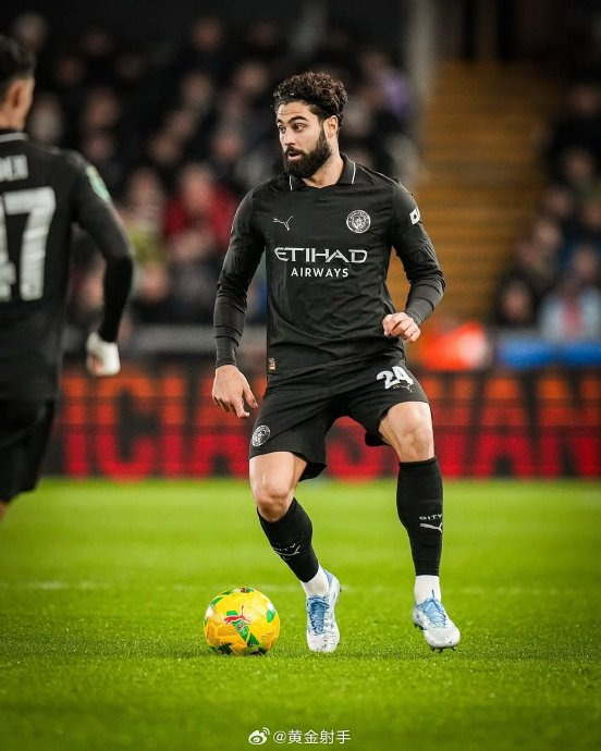 开云体育网页版-曼城后卫受伤，球队命运堪忧的简单介绍